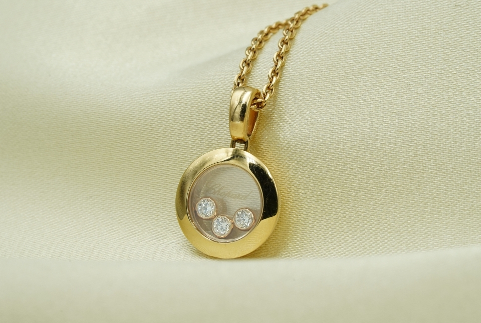 Geelgouden ketting van Chopard uit de collectie Happy Diamonds