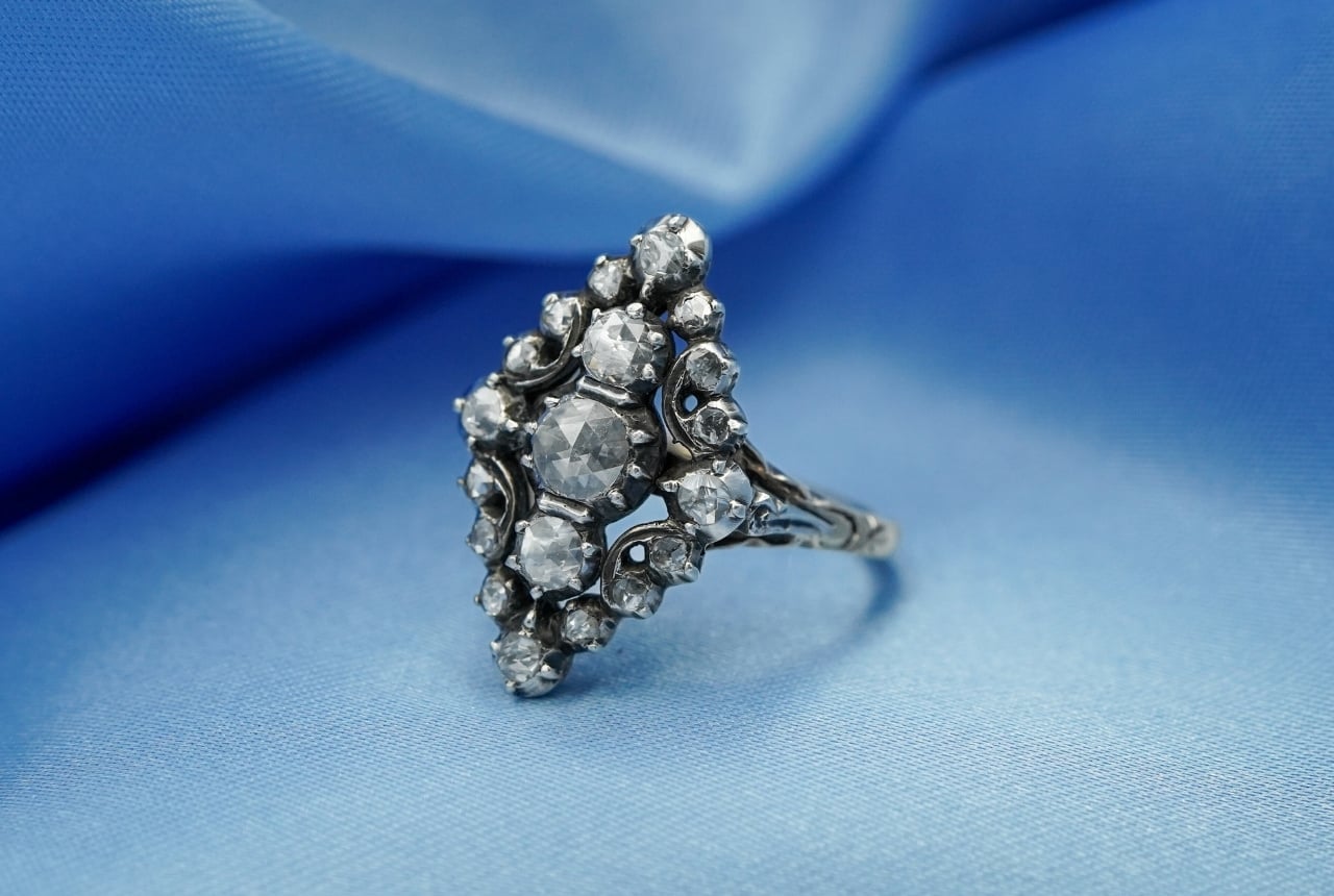 historische reproductie antieke stijl ring van goud en zilver en roosslijpsel diamant