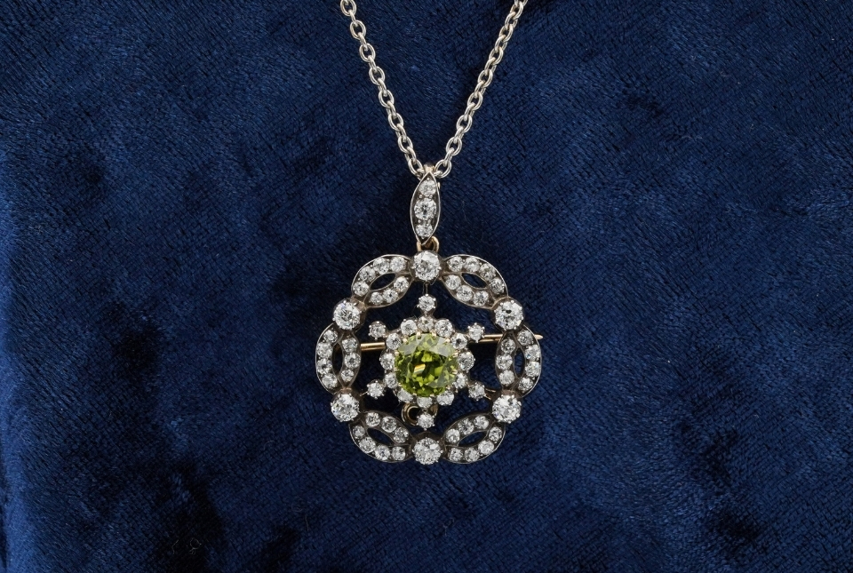 Art Nouveau Hanger met diamant en peridot